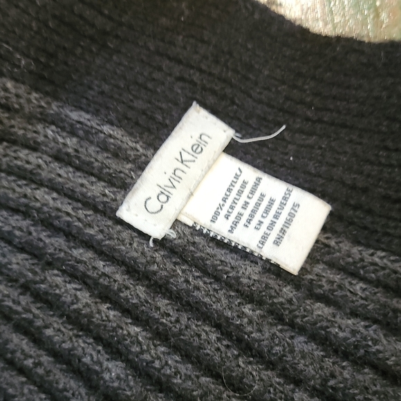 Men's designer Calvin Klein Scarf - Picture 2 of 3